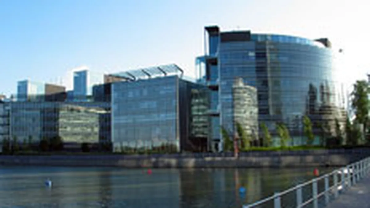 Peste 5.000 de angajati ai Nokia risca sa fie concediati