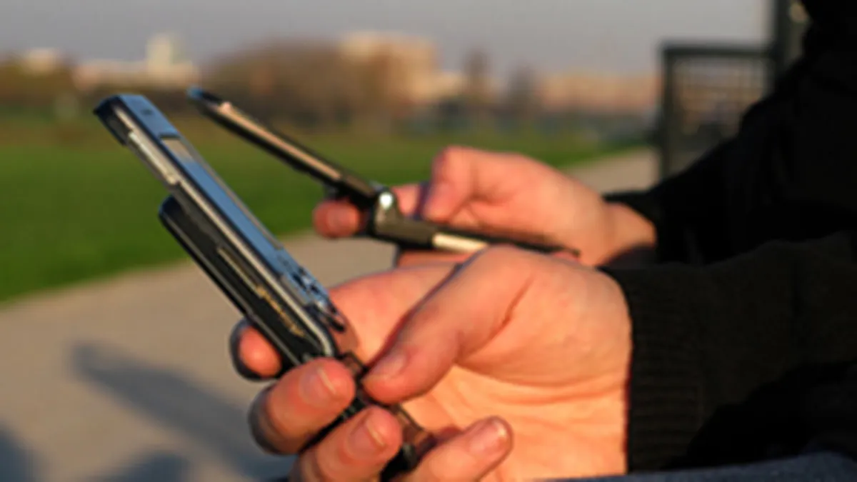 Sanctiune record: Concurenta a amendat Orange si Vodafone cu 63 mil. euro