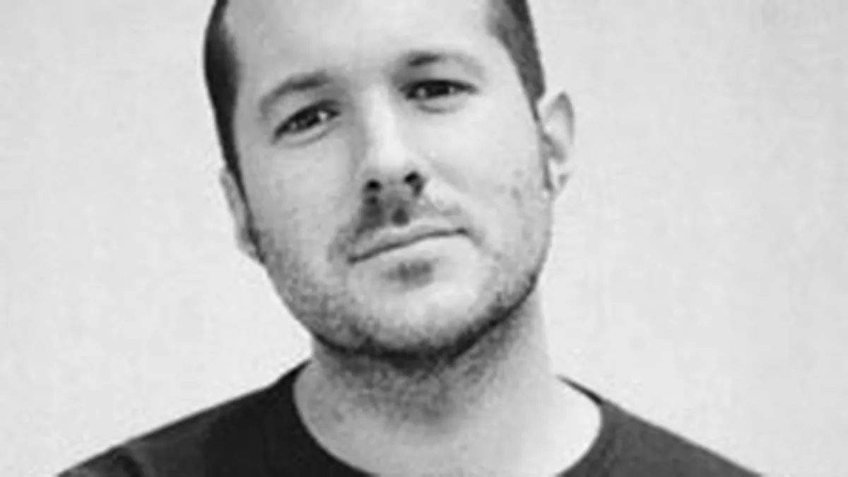 Povestea desenatorului Apple: De la designul vaselor de toaleta la o avere de peste 90 mil. euro