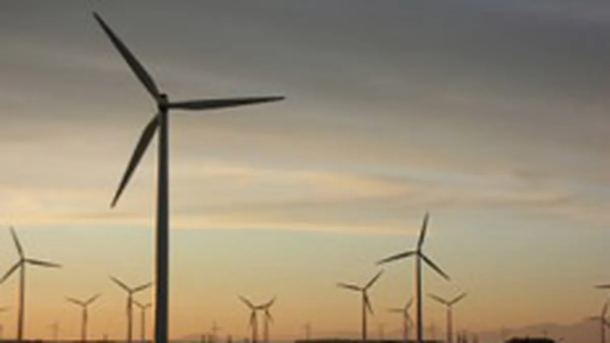 Lukoil va construi parcuri solare si eoliene in Romania si Bulgaria