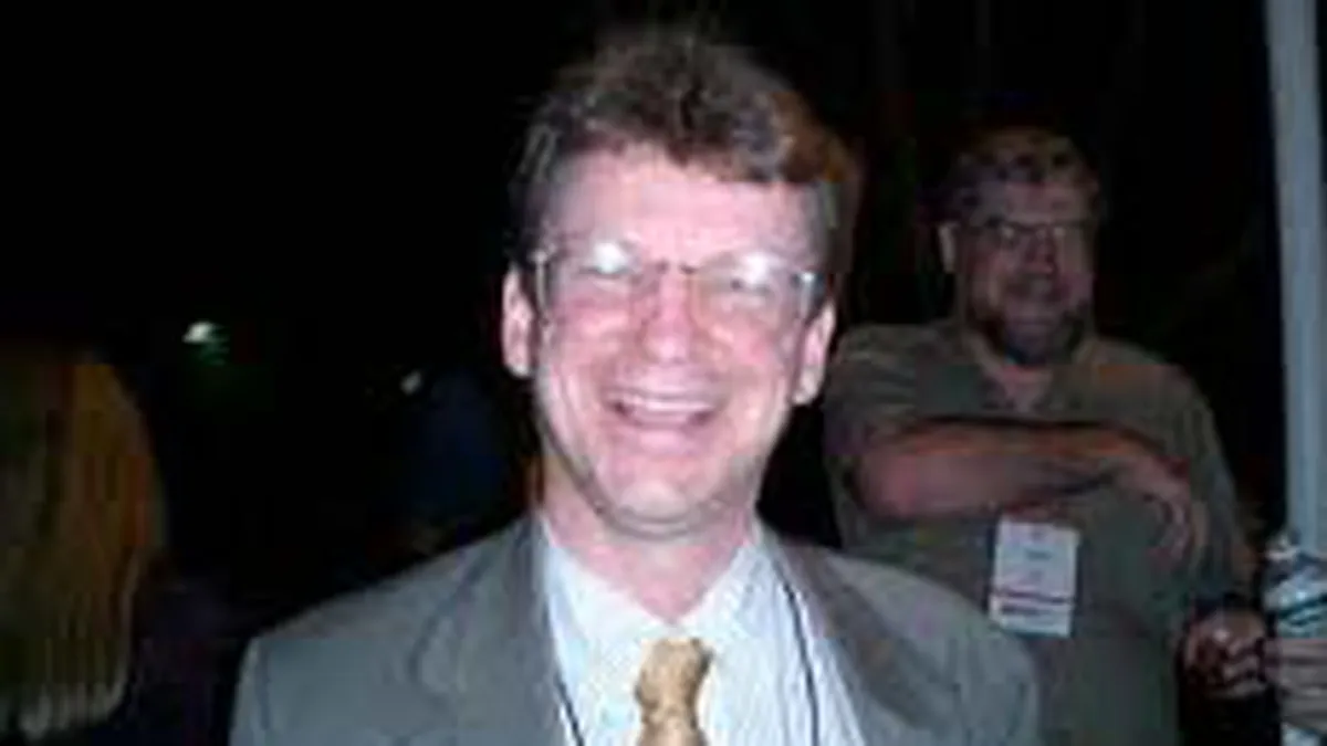 Cel mai vechi angajat Apple munceste pentru companie de la 14 ani