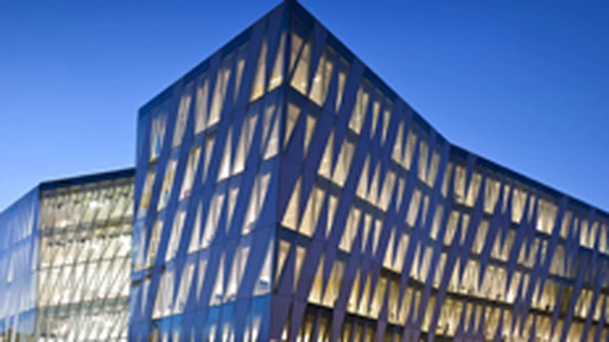 Saxo Bank si-a triplat profitul in 2010