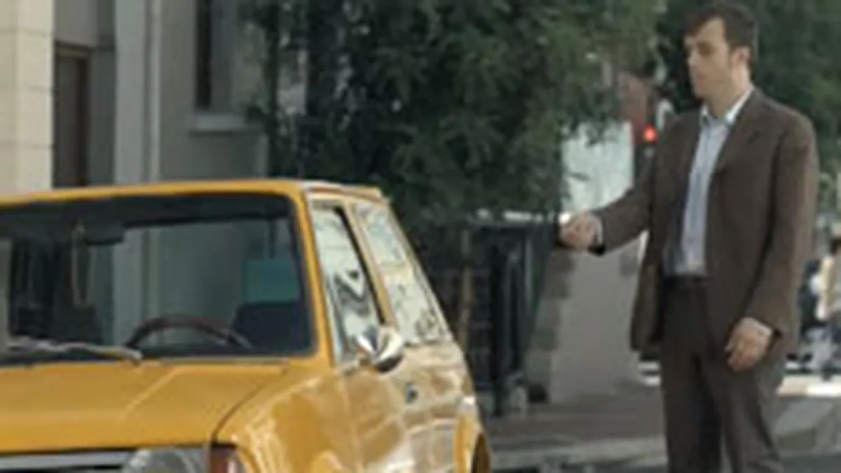 Citroen trage cu ochiul la o reclama Dacia (VIDEO)