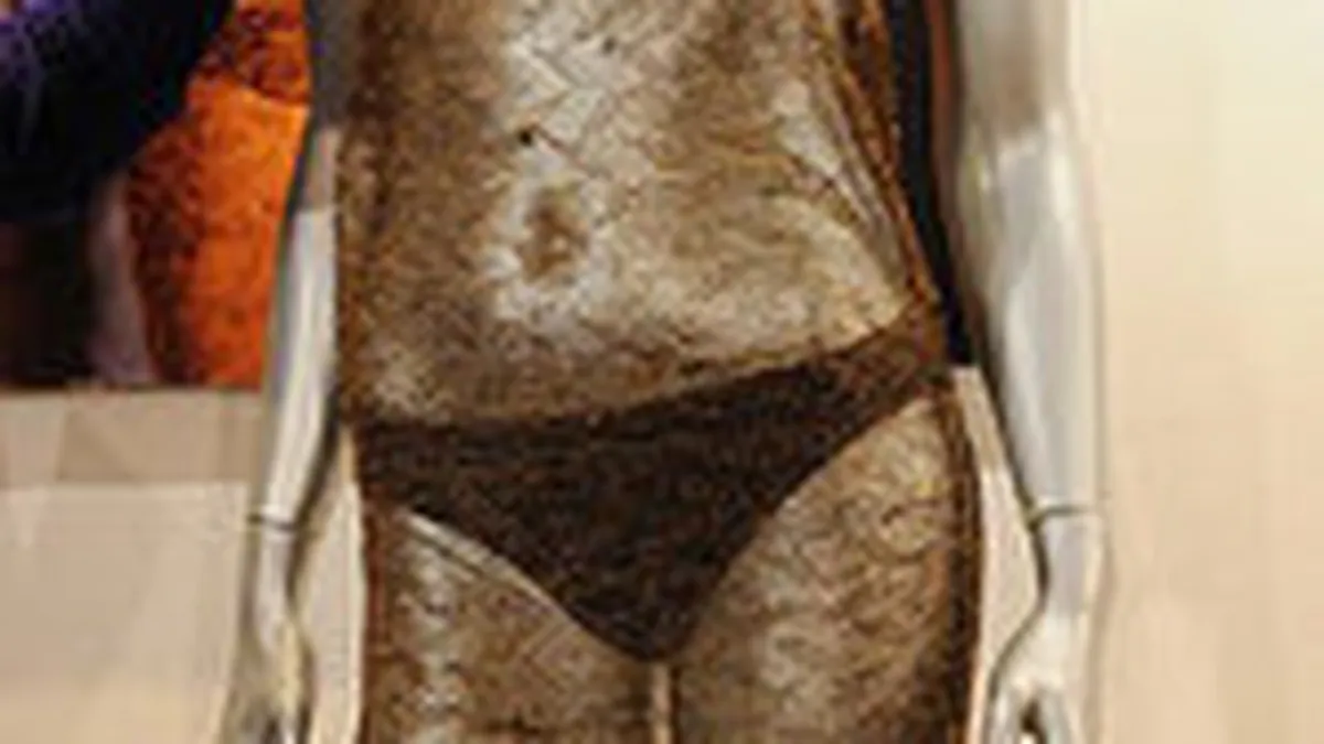 Rochia care a transformat-o pe Kate Middleton in printesa, vanduta la licitatie cu 90.000 euro