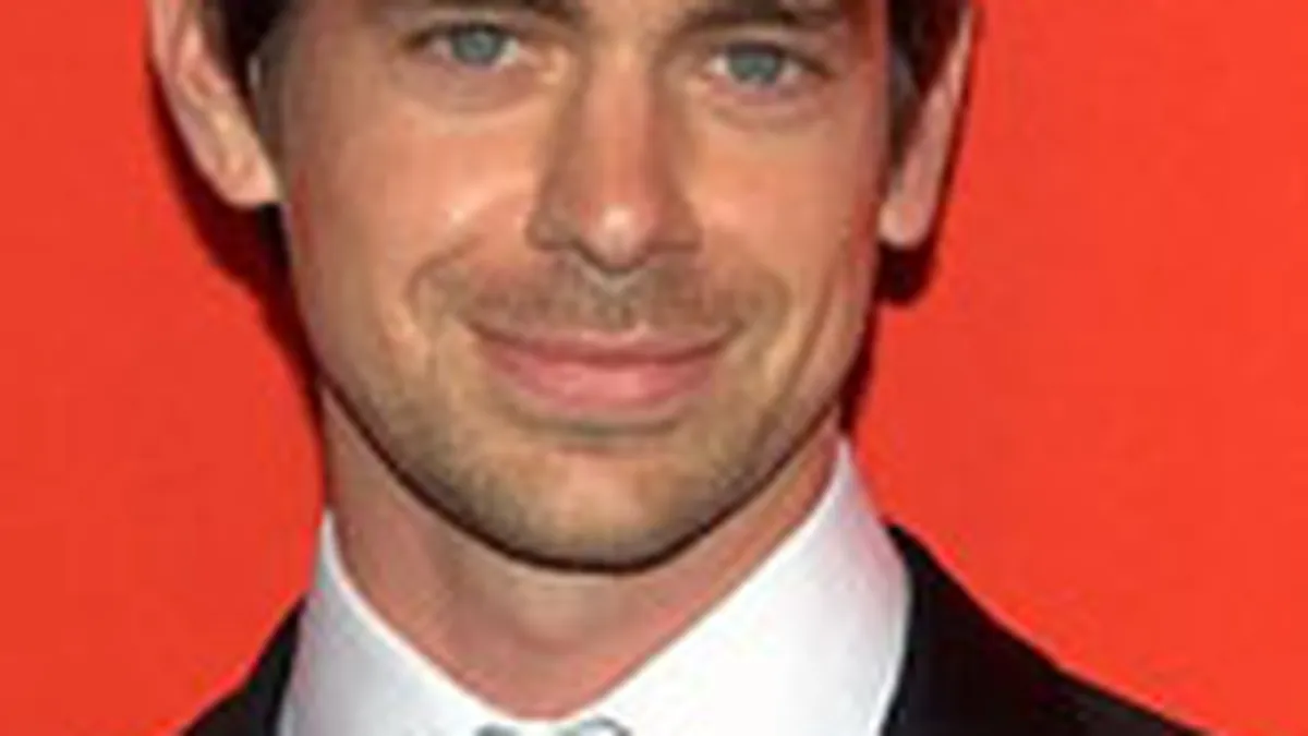 Noul sef al Twitter atenteaza la veniturile din publicitate ale Facebook