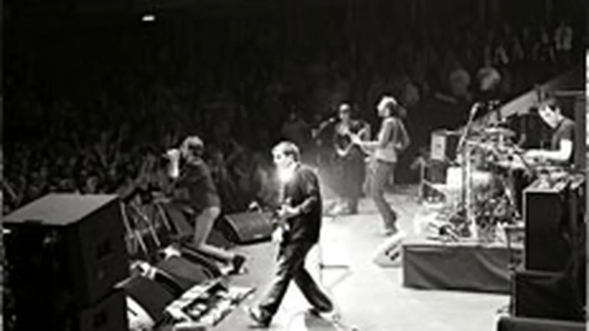 Trupa Suede concerteaza la Bucuresti pe 4 iunie. Vezi cat costa biletele