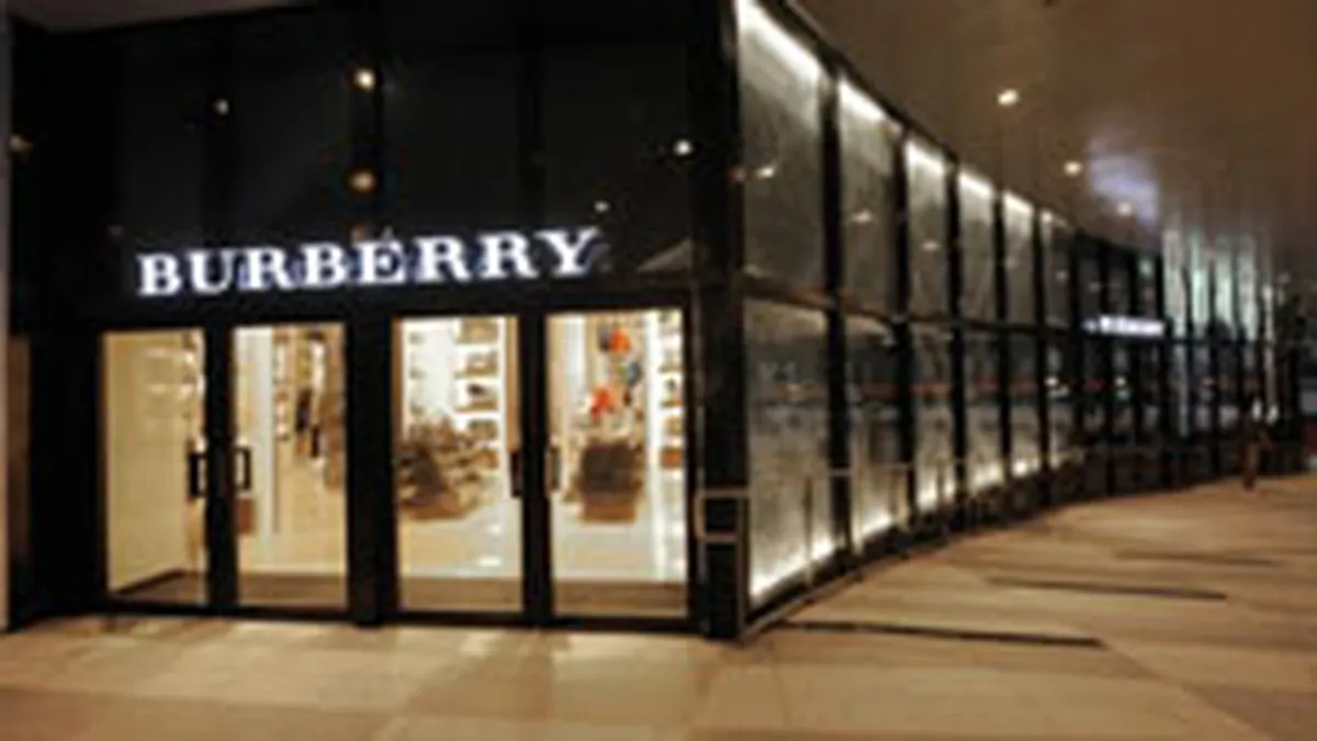 Vanzarile Burberry au crescut cu 30% in ultimele sase luni