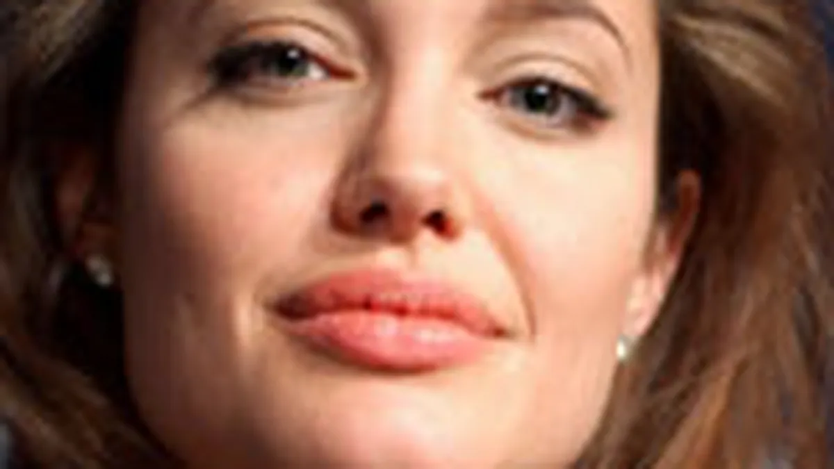 Angelina Jolie, imaginea de 10 mil.$ a Louis Vuitton