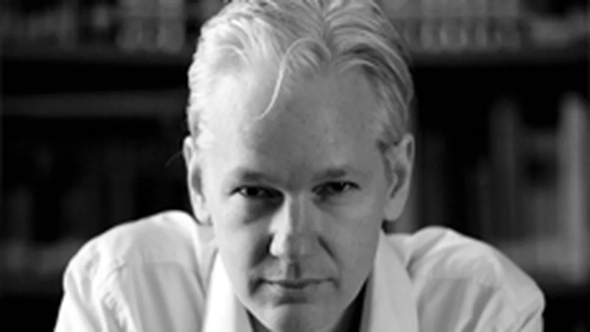 Fondatorul Wikileaks: Facebook este o masinarie de spionaj ingrozitoare