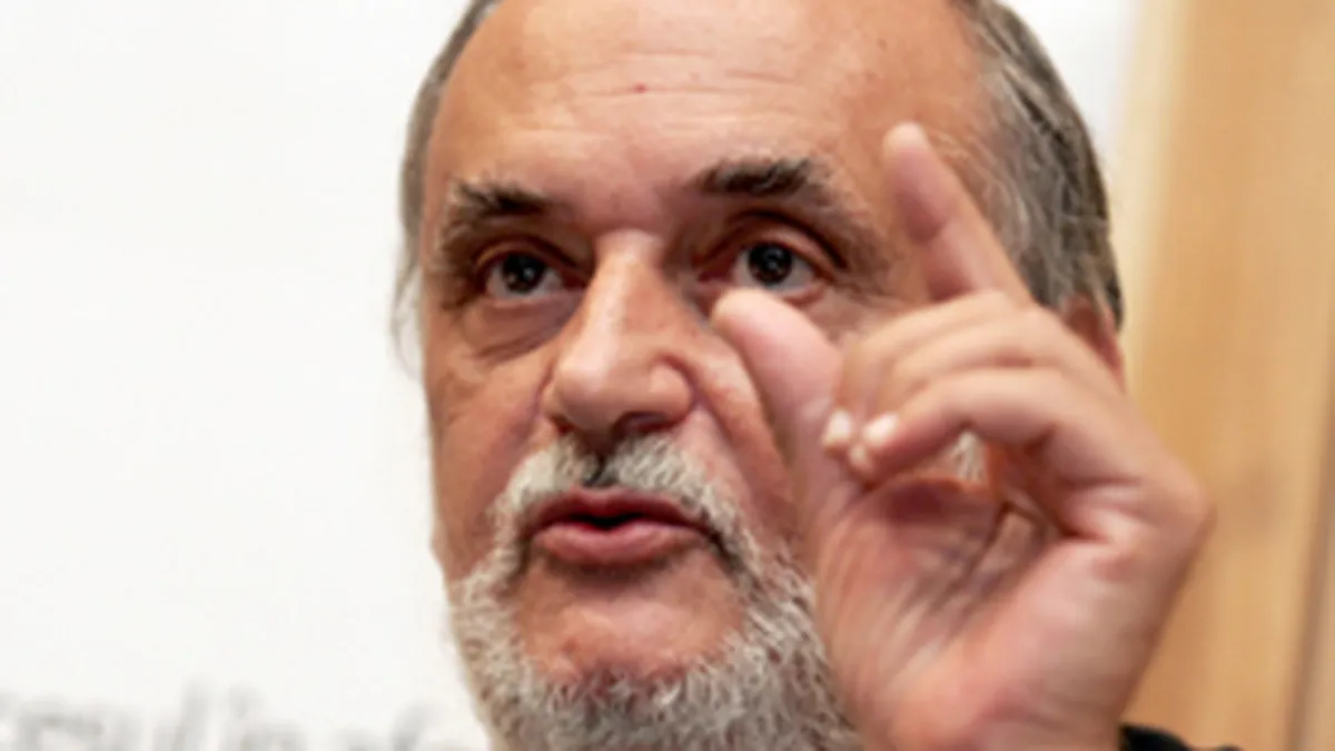 Cat de greu devii partenerul lui Patriciu: Reusesc doar 5% dintre cei inscrisi in programul Mic.ro