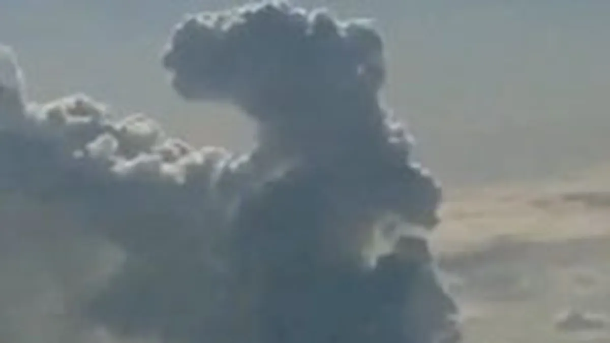 Traseul norului de cenusa din Islanda