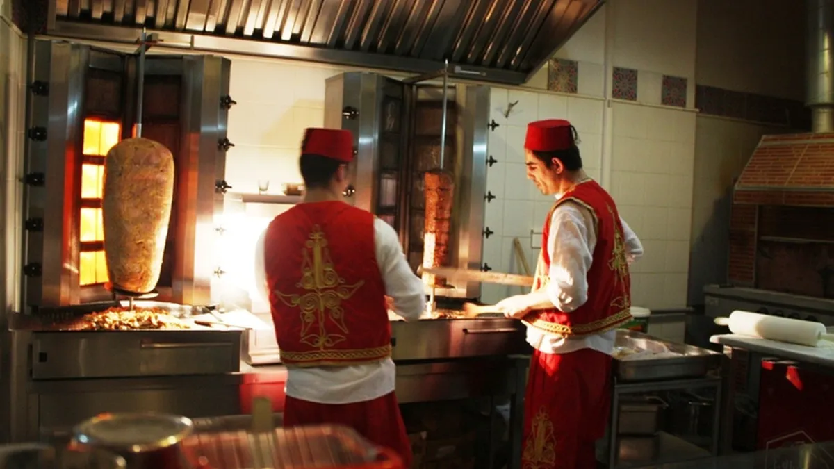 Divan deschide un fast-food in Mamaia. FOTO