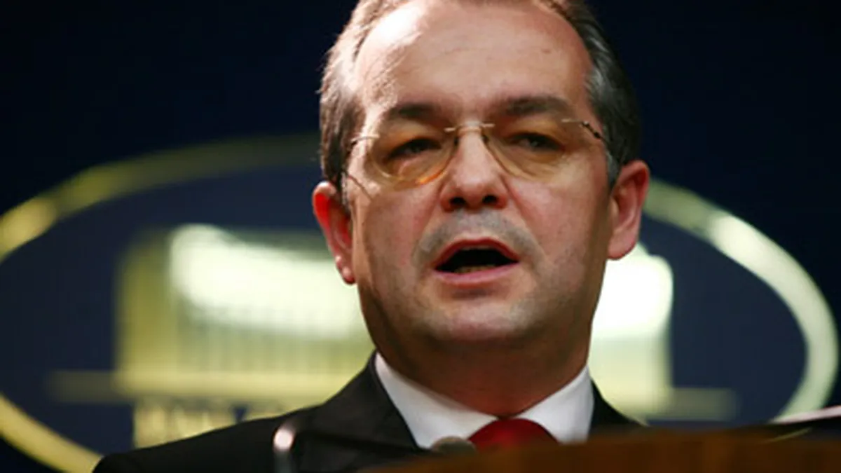 Boc: Adrian Nastase sa fie intrebat despre preturile din contractul Autostrazii Transilvania