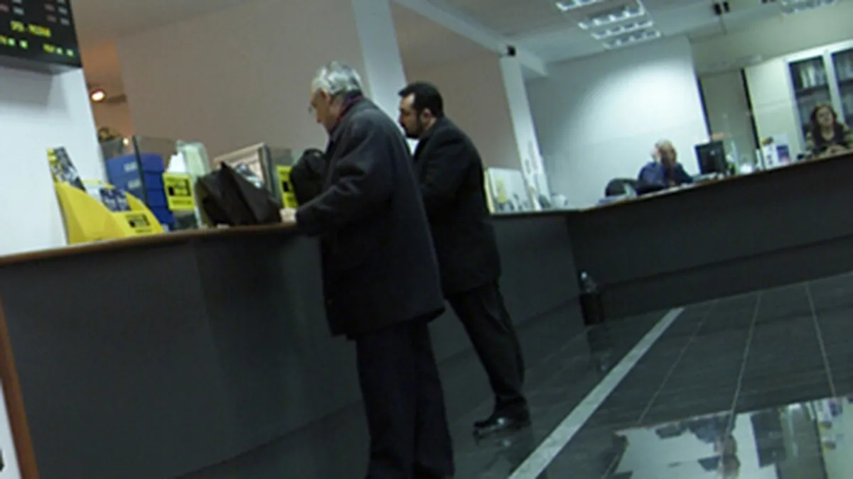 Protectia Consumatorului obliga bancile sa instaleze ecrane TV cu informatii