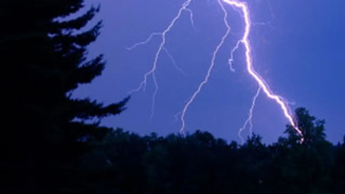 Avertizare meteo: Ploi si vijelii în toata tara, de duminica pana luni dimineata