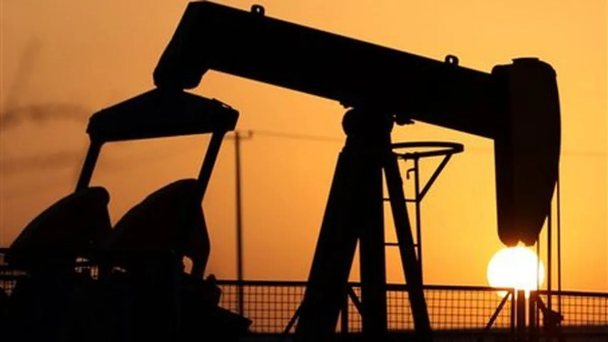 AIE va elibera rezerve de petrol de 60 milioane barili. Pretul petrolului scade cu 8,5 dolari