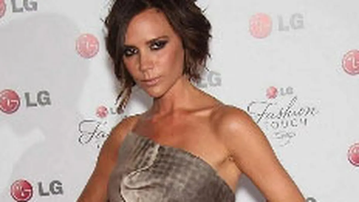 Victoria Beckham a creat o geanta din piele de crocodil de 10.000 de euro