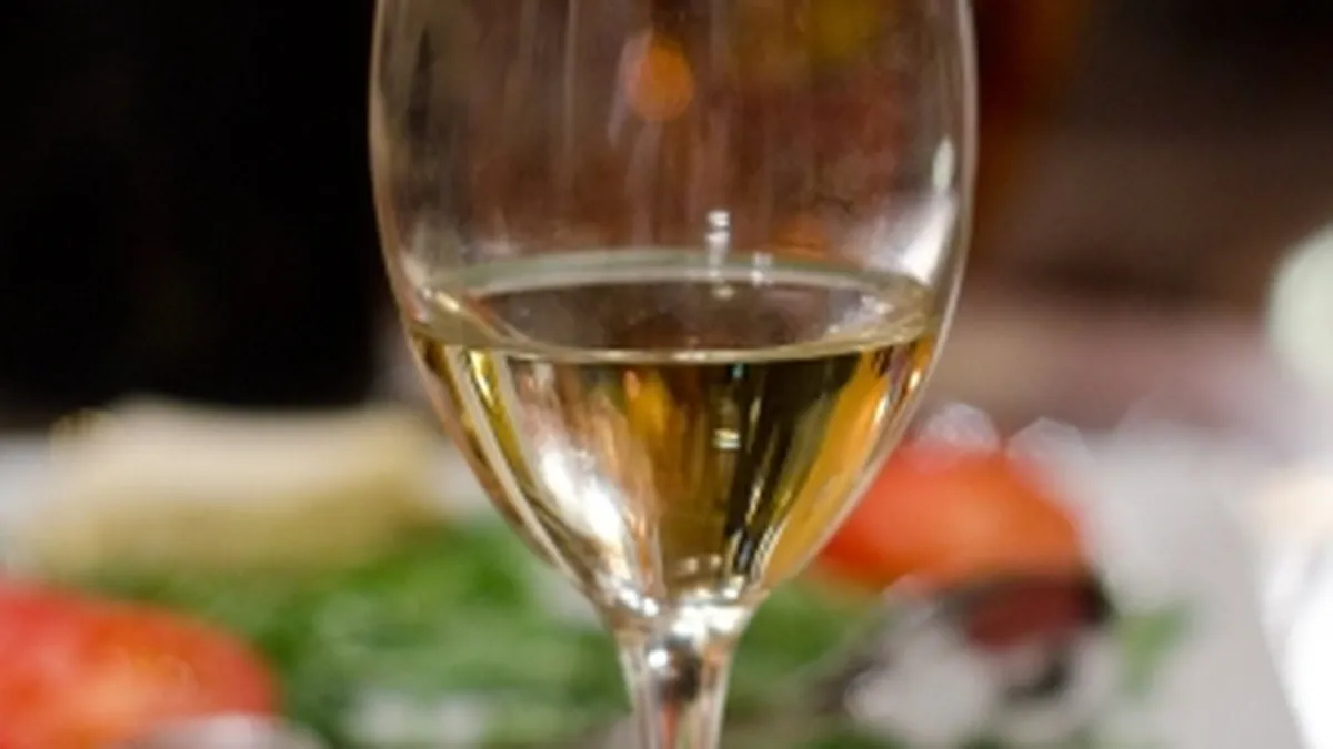 Cea mai scumpa sticla de vin alb din lume, vanduta cu 85.000 de euro