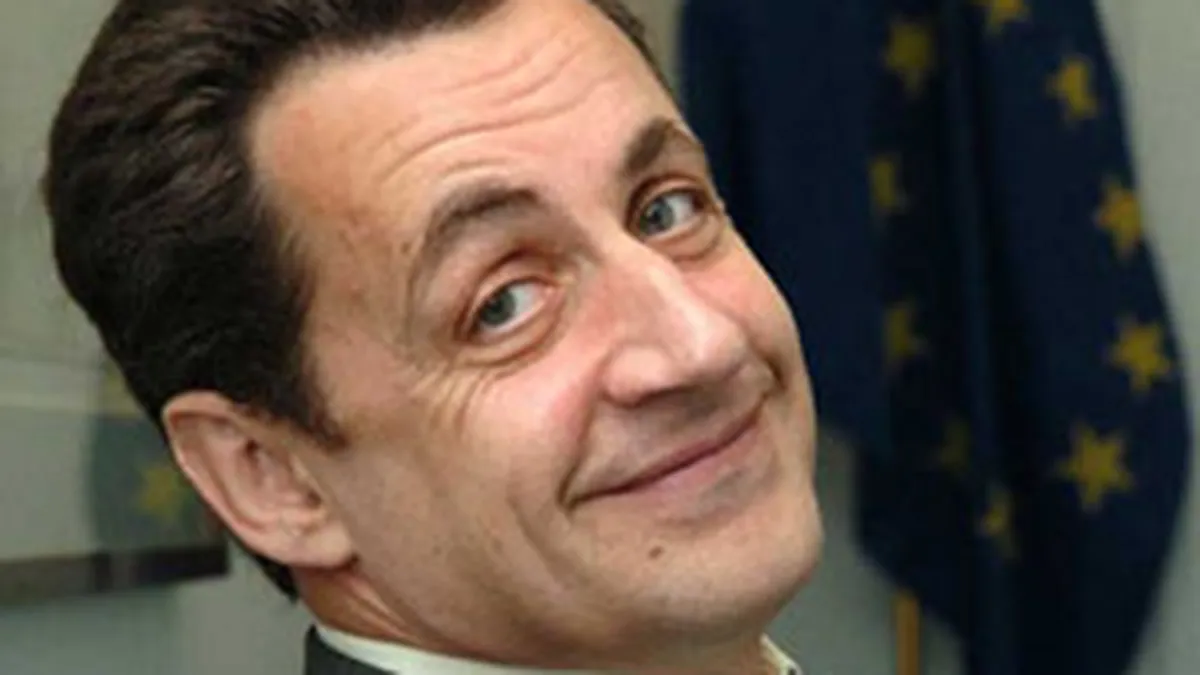 Sarkozy si-a instalat doua cuptoare de 100.000 $ in Air France One