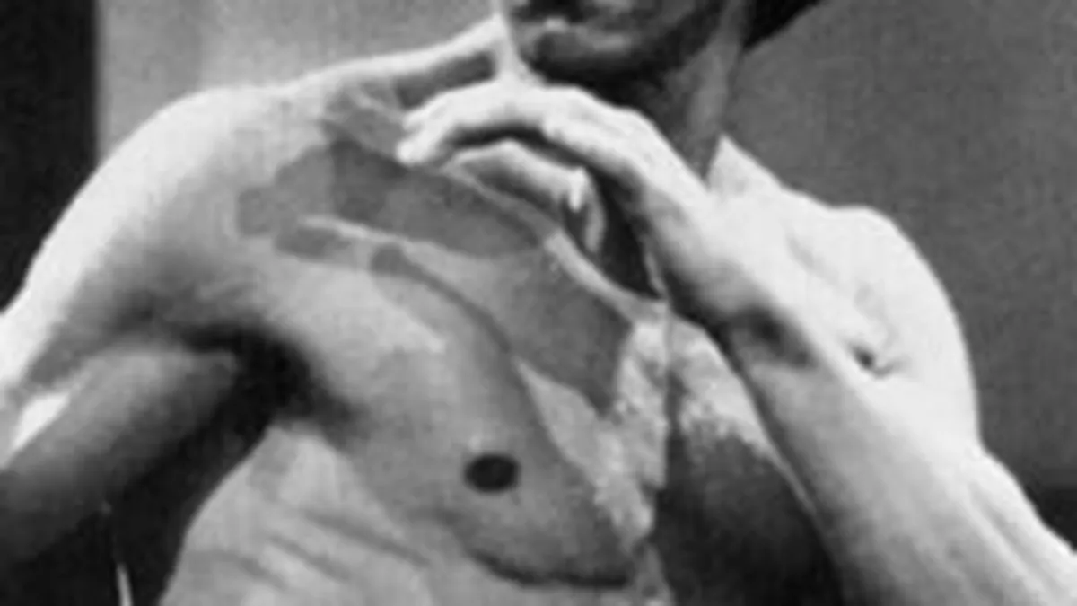 Lucruri apartinand legendei kung-fu Bruce Lee, scoase la licitatie cu 113.000 $