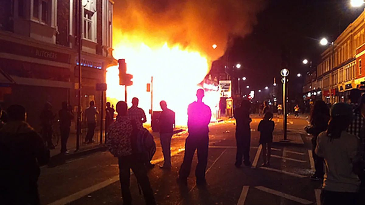 Ce pierderi produc violentele din Marea Britanie business-urilor locale