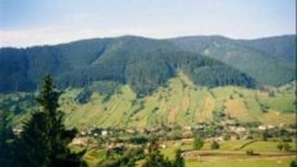 Flutur: Proprietarii de pensiuni trebuie sa se implice in promovarea traseelor turistice