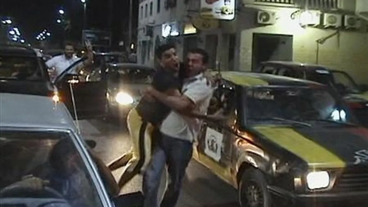 Rebelii libieni au cucerit televiziunea. Gaddafi a scos tancurile in strada (Video)