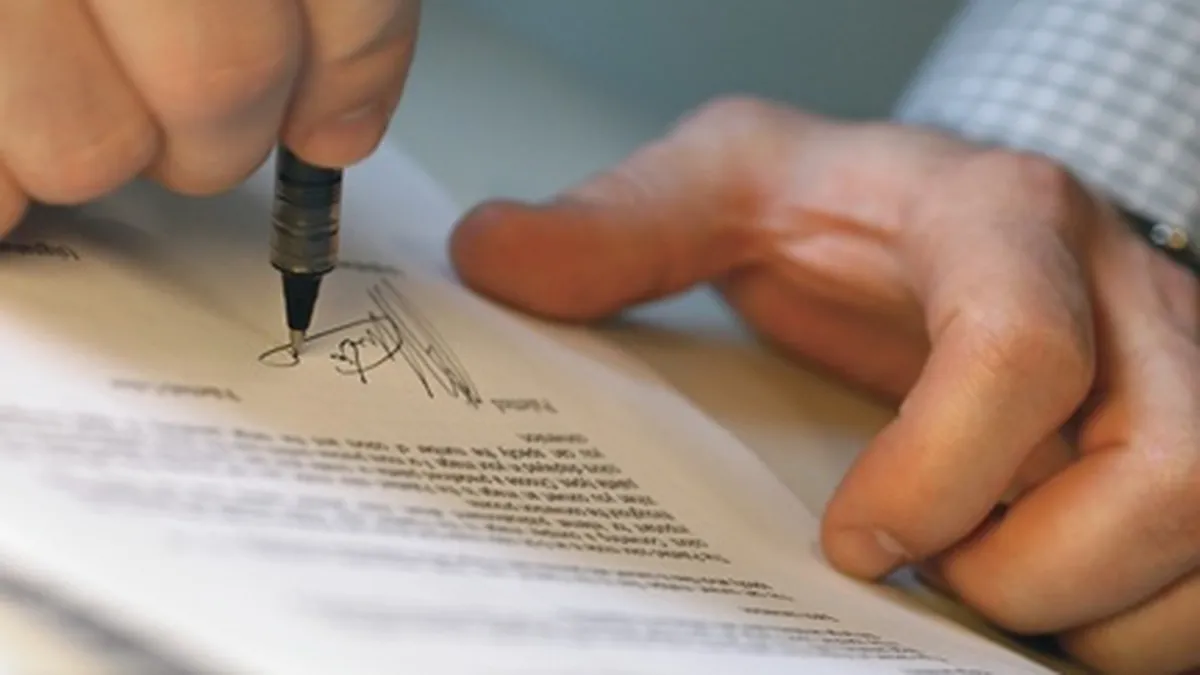 Firmele vor plati contributii sociale integral pentru salariatii cu drept de autor si carte de munca