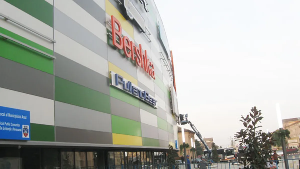 Pretul unor chiriasi mari: 6 mil. euro cheltuiti la Galleria Mall Arad pentru mai mult spatiu (FOTO)