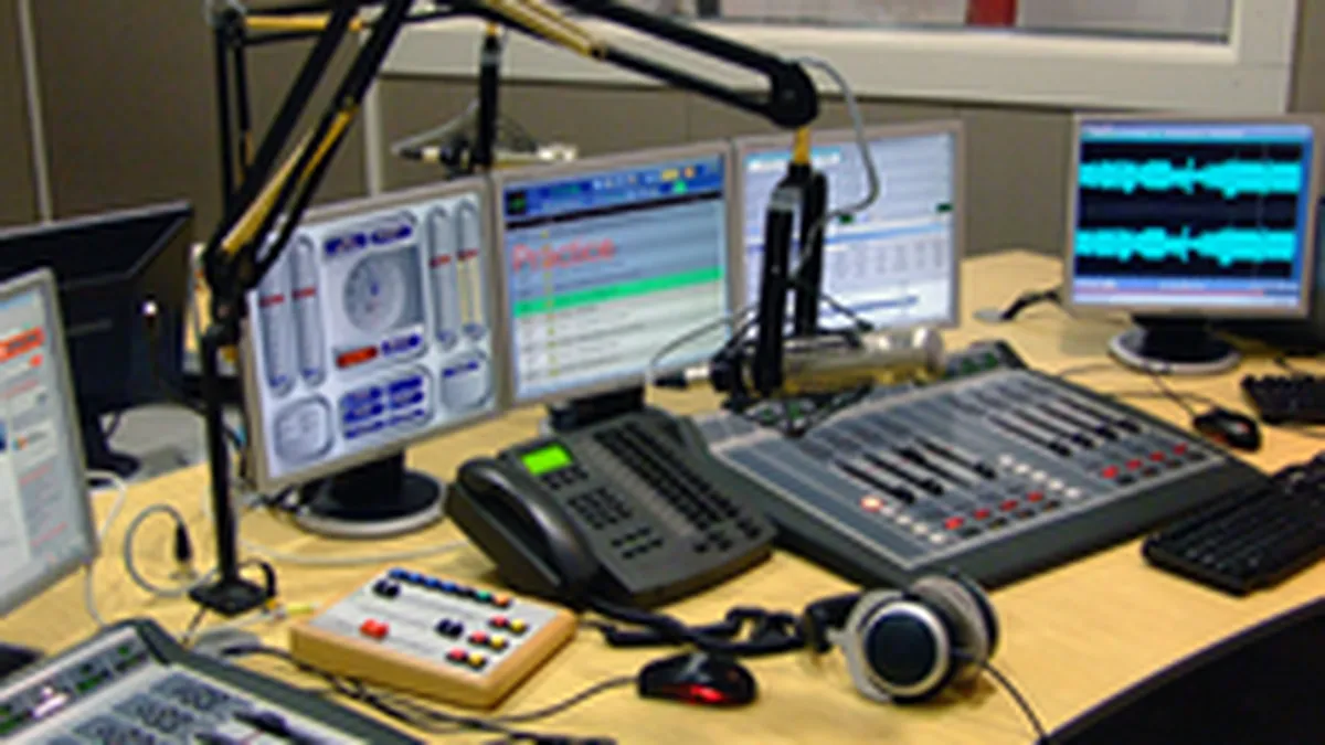 Click FM poate fi receptionat si pe Facebook