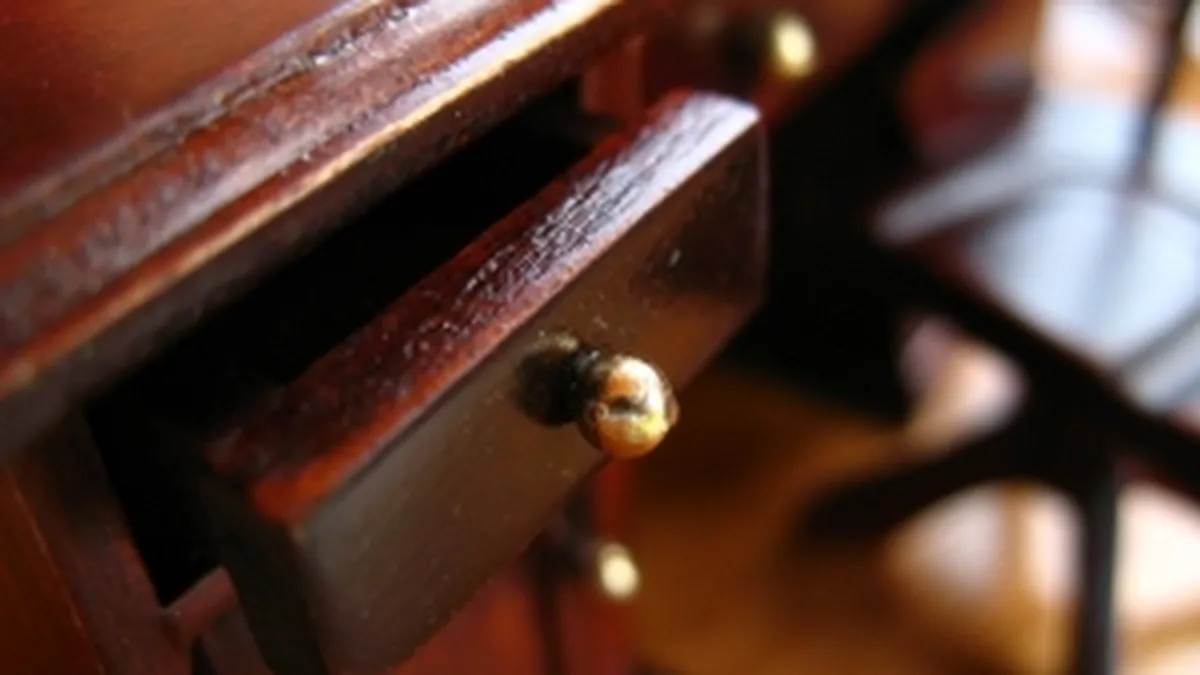 La magazinul de mobila: Clientul roman nu e inconstient, ci cat se poate de prudent