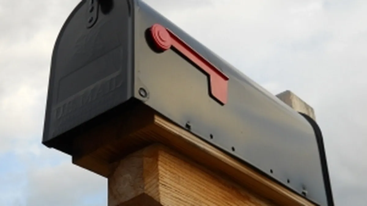 Vezi ce amenzi au primit in 2011 curierii care au incalcat drepturile CNPR