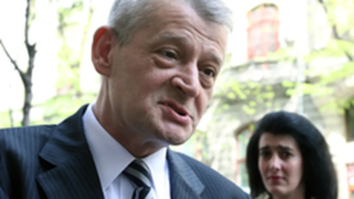 Oprescu vrea sa ia un credit de 800 de mil. euro. Vezi cu ce banca a discutat