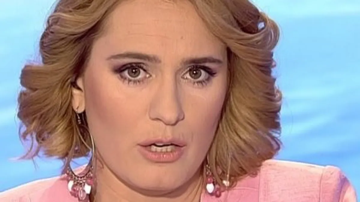 Mediafax Group iese in strada. Andreea Esca sau Lucian Mandruta vor vinde ziare si reviste