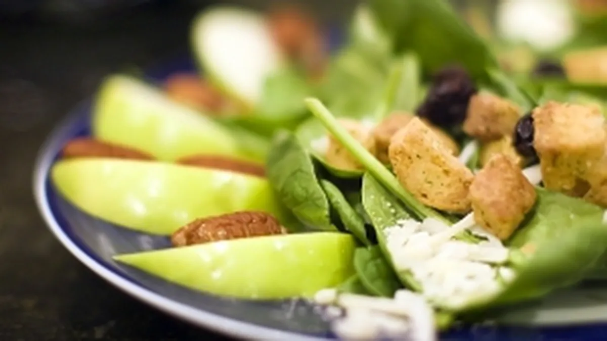 Munca ajuta la silueta: 11% dintre angajati nu isi iau pauza de masa