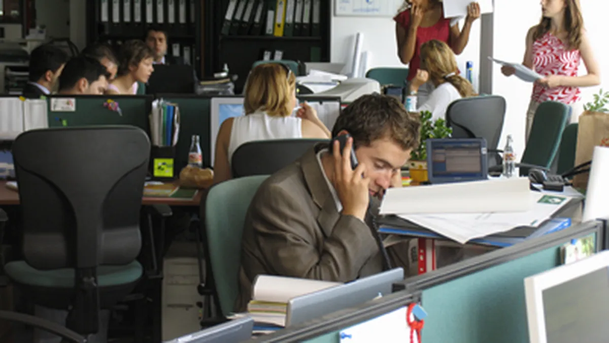 65% dintre angajatii romani vor fi liberi pe 1 decembrie