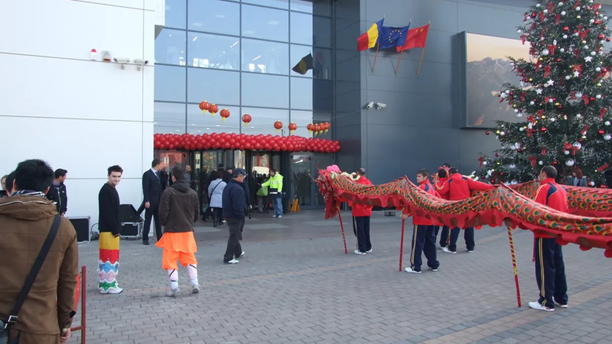 Cum arata primul magazin Dragonul Rosu care vinde la bucata (Galerie Foto)