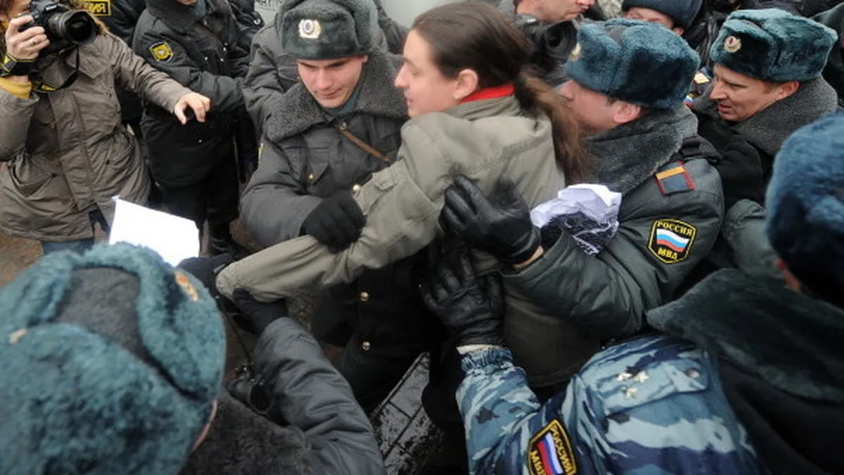 20.000 de persoane protesteaza in fata rezultatului alegerilor parlamentare din Rusia