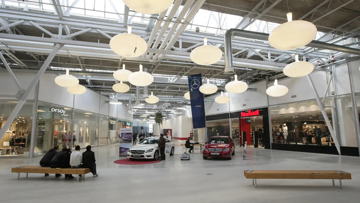 Primul mall din Craiova va sta un an fara cinema si cateva luni fara food-court (FOTO)