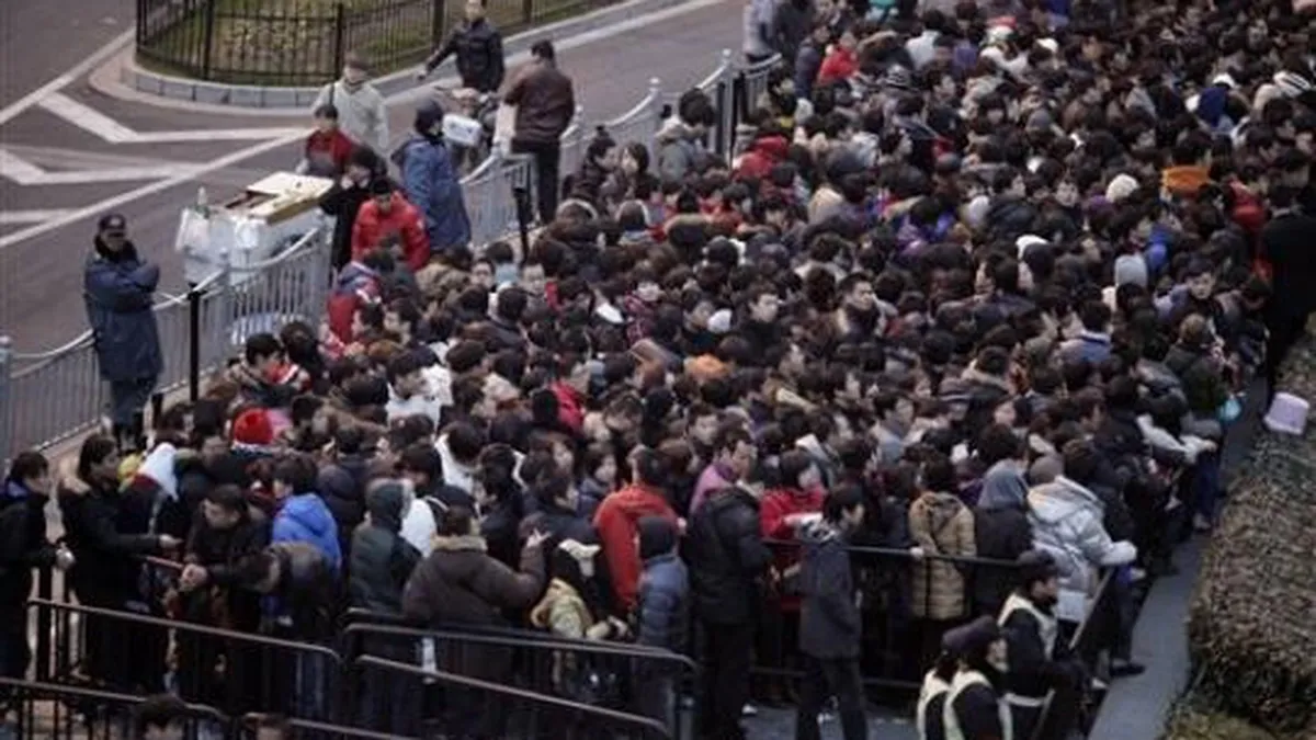 Violente la lansarea iPhone 4S in China