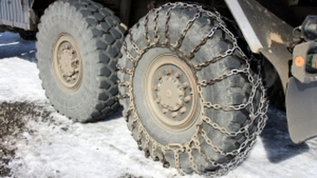 Circulatie ingreunata de zapada si viscol pe DN 17 in Pasul Tihuta