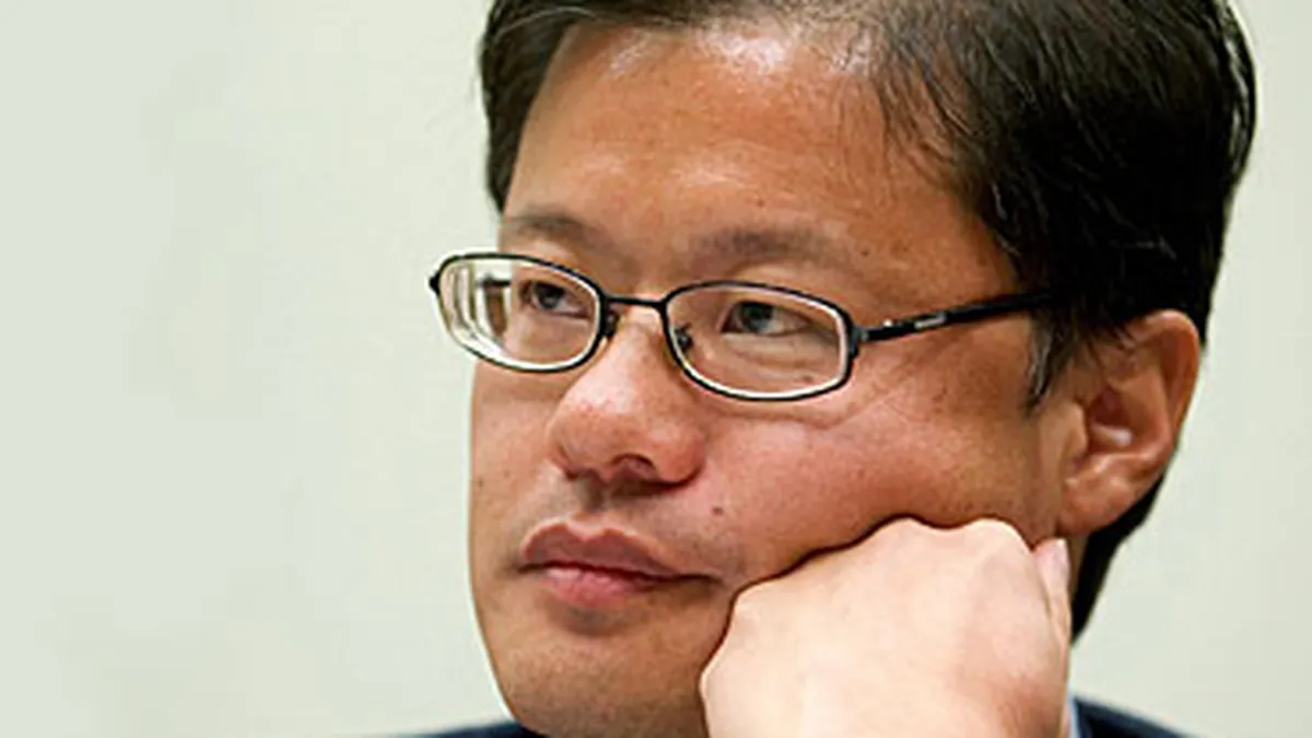 Jerry Yang, cofondatorul Yahoo, paraseste compania, decizie aplaudata de actionari