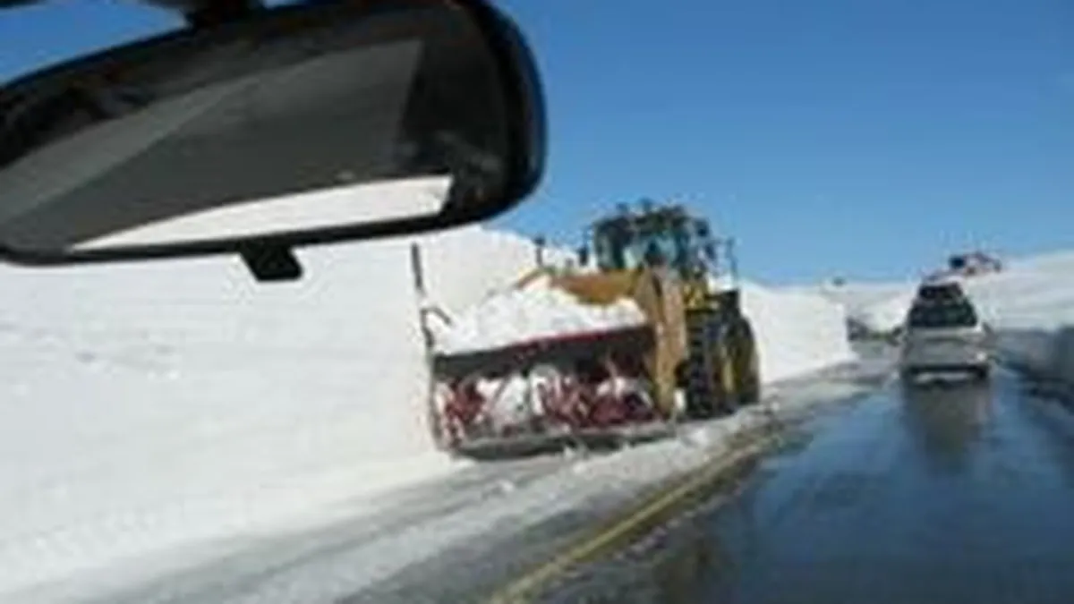 Deszapezire in Bucuresti: Peste 40 de utilaje, pe teren