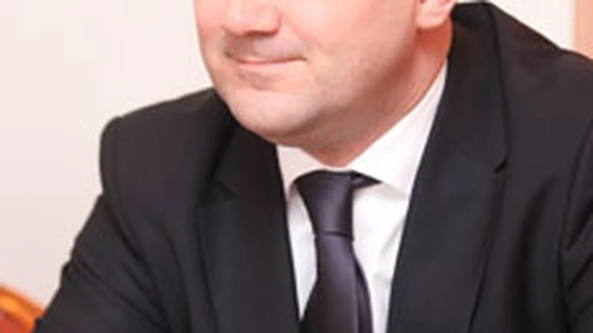 Mai precauti cu training-ul. Nu poti sa dai bugete de milioane unor oameni pe care nu-i auditezi