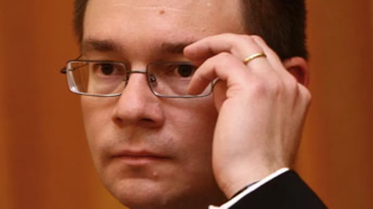 Cele 10 porunci pentru Ungureanu: Cum sa gestioneze averea statului si relatiile cu FMI si Basescu