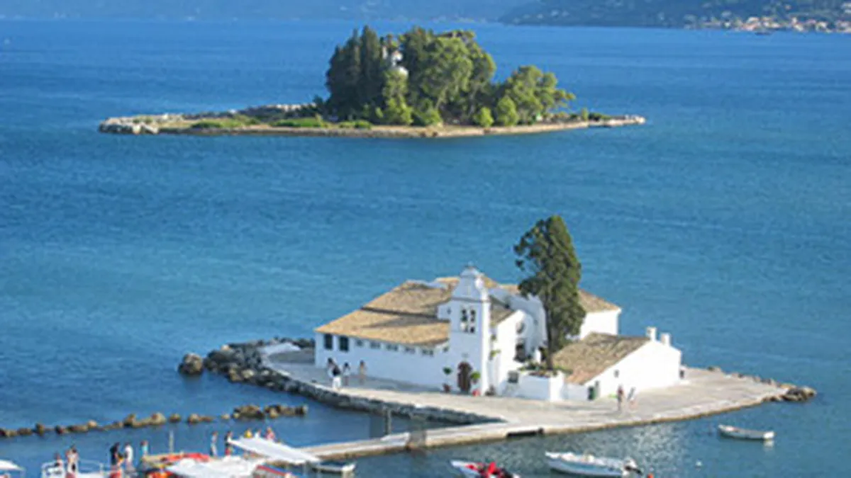 De ce isi scot grecii insulele la vanzare