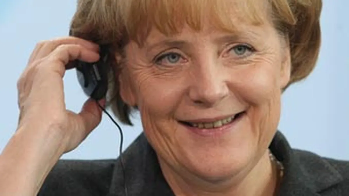 Merkel: Hollande va fi primit in Germania cu bratele deschise