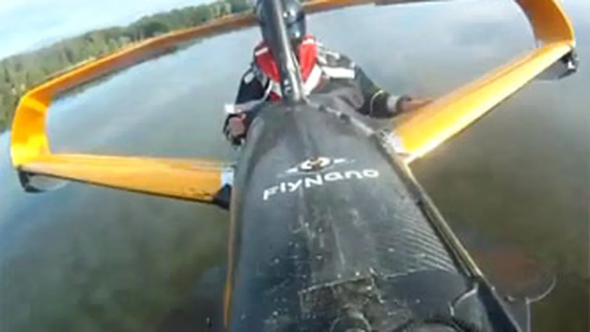 Primul avion electric din lume, testat pe lac (Video)