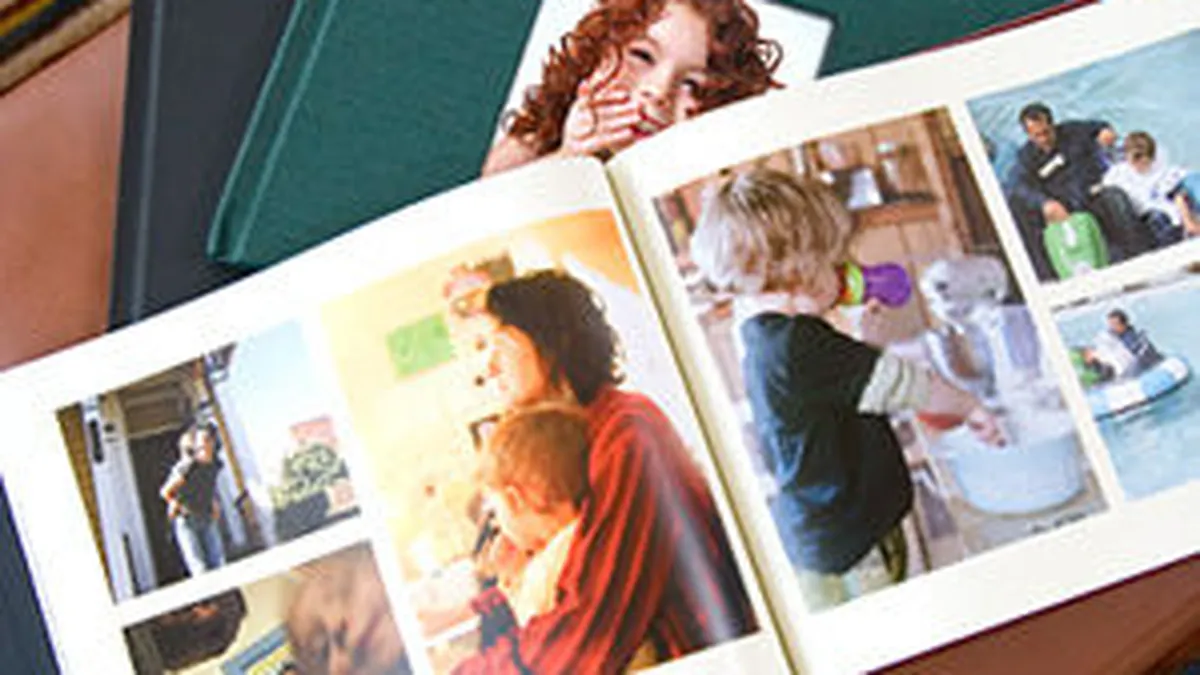 Epoca albumului cu fotografii din vacanta se pregateste sa apuna