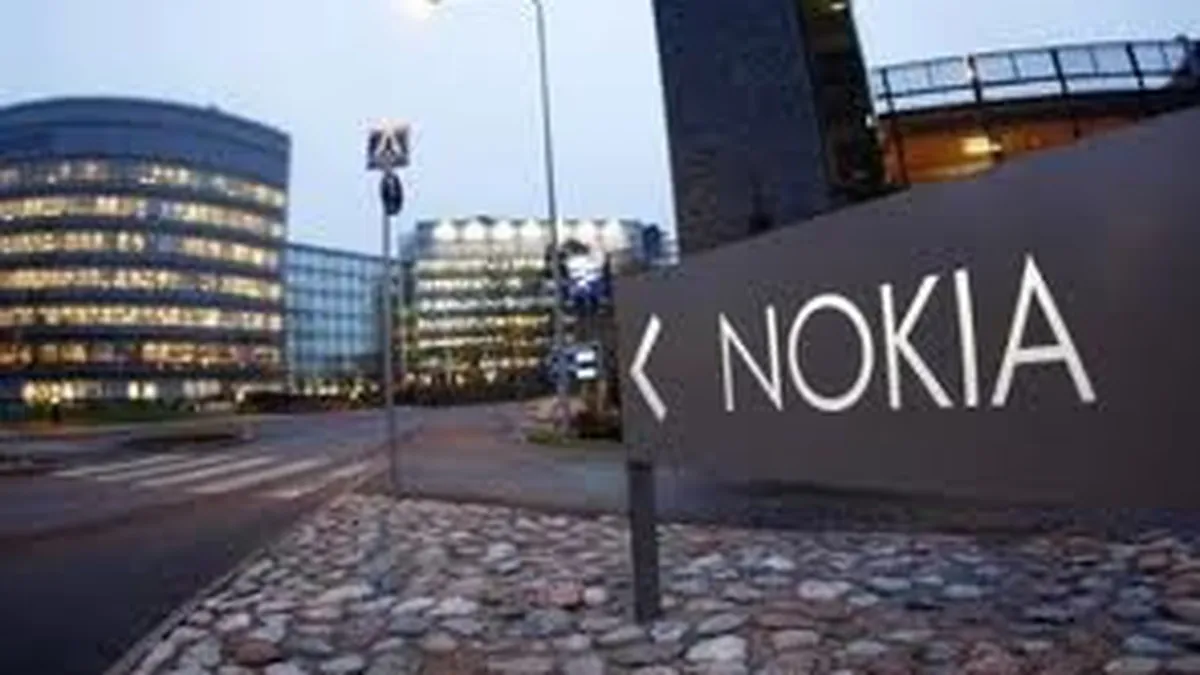 Moody’s a retrogradat ratingul Nokia, din categoria junk, cu doua trepte,  la Ba3